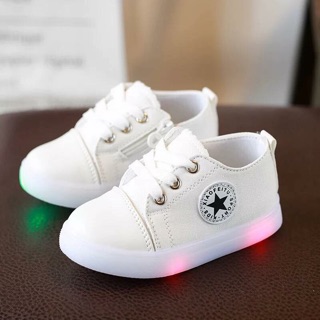 Giầy thể thao có đèn cho bé