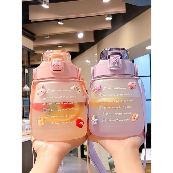 Bình Bụng Bự 1300ml Màu Sắc Có Kèm Dây Và Sticker 373