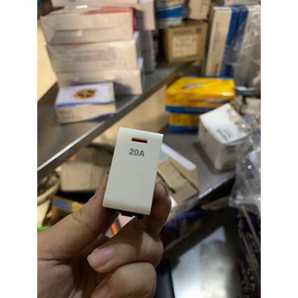 Hạt công tắc 20A consep sino