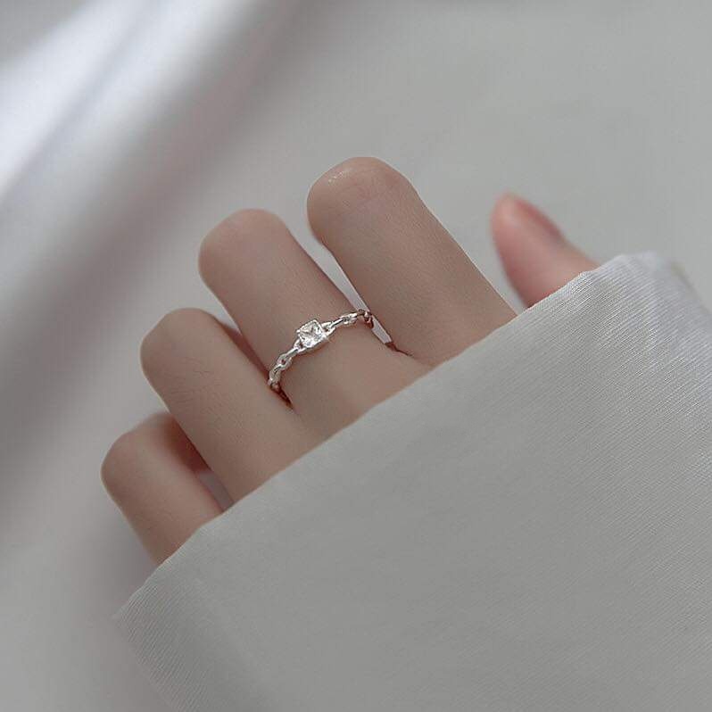 Nhẫn bạc nhẫn móc xích đơn cổ điển gắn 1 đá vuông Van Jewelry V10011 free size