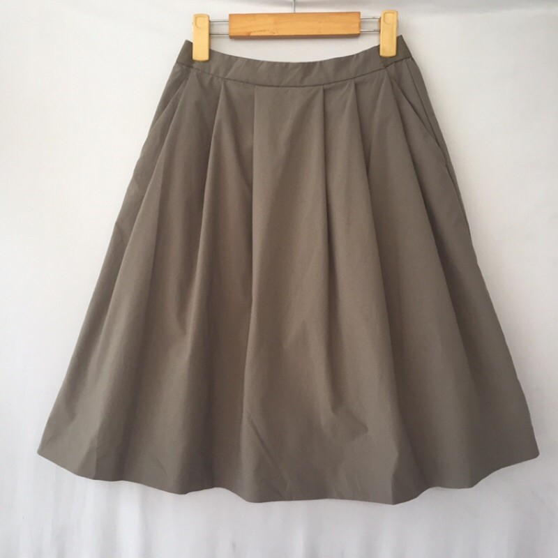 Chân váy Uni Qlo mới cen có túi