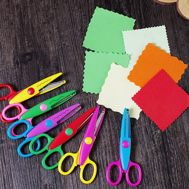 Kéo cắt họa tiết dập sóng dùng trang trí thủ công