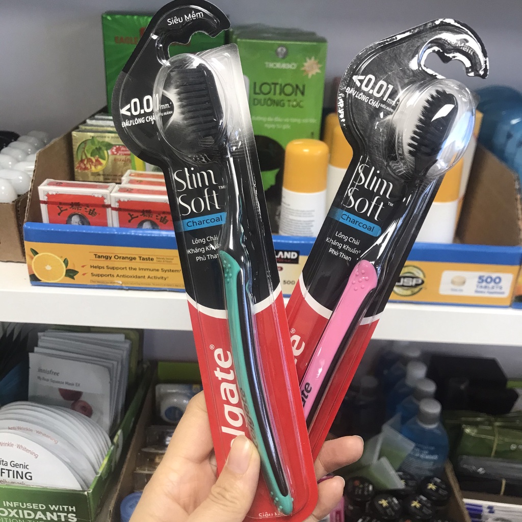 Bàn Chải Đánh Răng Colgate Slim Soft Charcoal (Lông Đen)