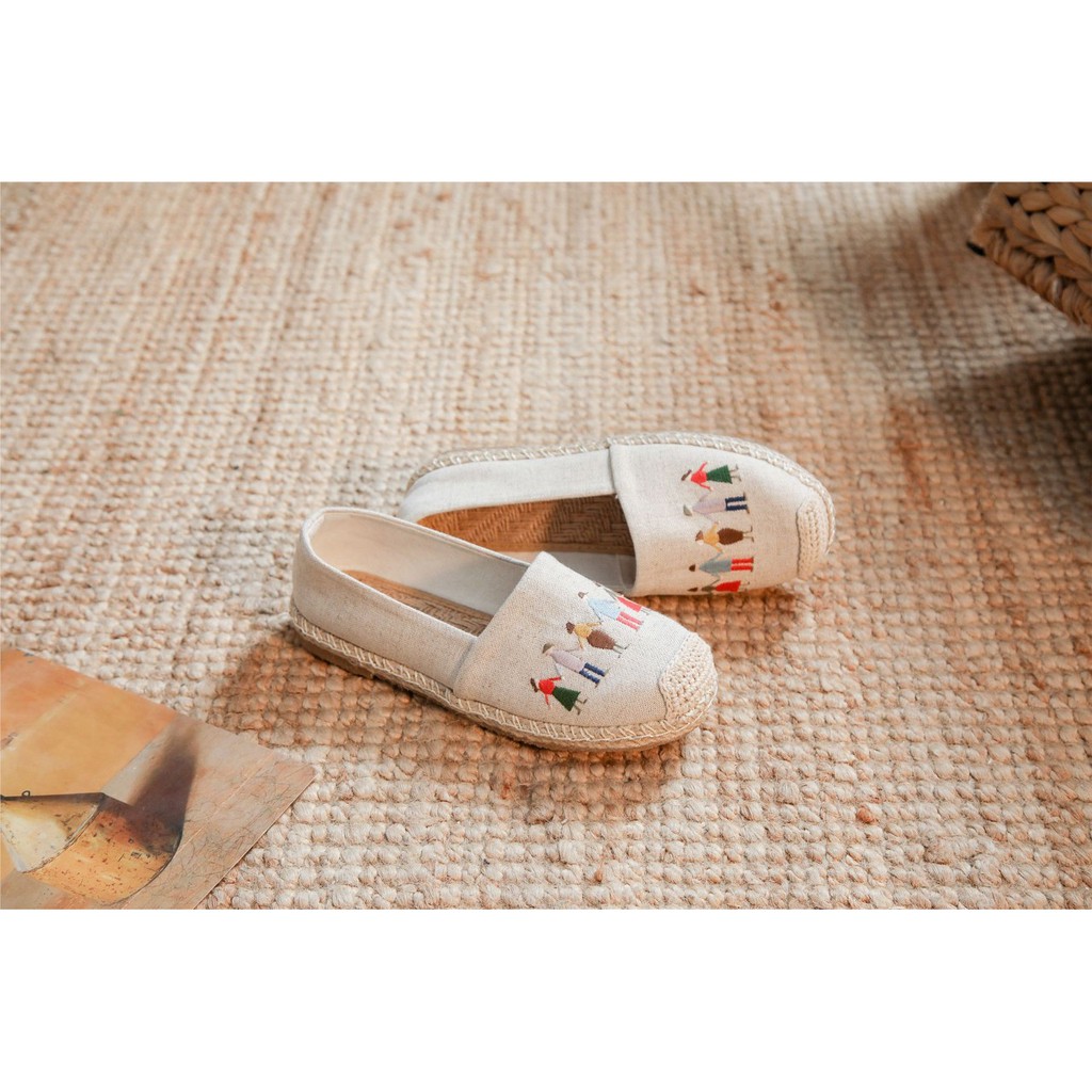 TAM09 giày thêu hoa | BigBuy360 - bigbuy360.vn