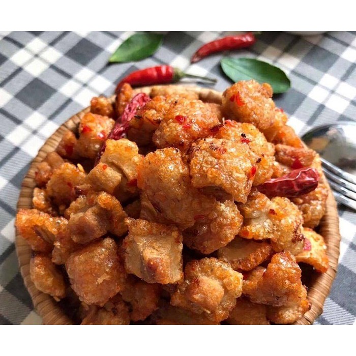 Tóp mỡ liền da chiên giòn lắc tỏi ớt 100g | BigBuy360 - bigbuy360.vn
