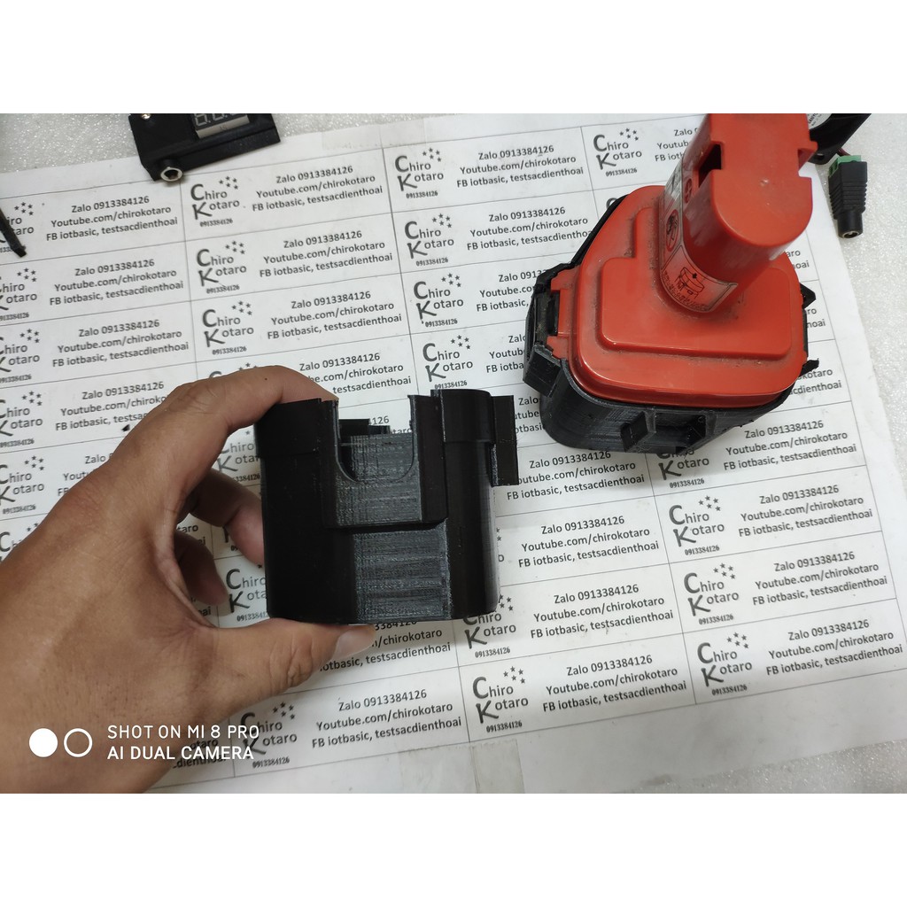Đáy hộp pin Makita 12v đút in 3D lắp 9 pin 18650 3s3p