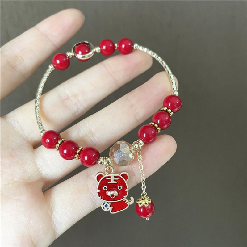 Vòng Tay Chuỗi Hạt Đá Tự Nhiên Mặt Hình Năm Mới 2022