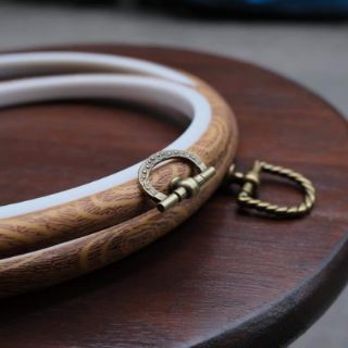 Khung thêu giả vân gỗ 
4 size