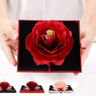 Hộp nhẫn hoa hồng cầu hôn