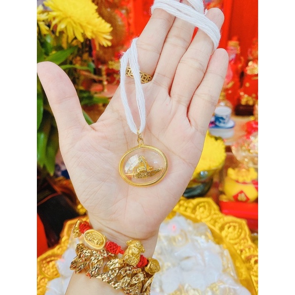 Mặt dây chiếc thuyền