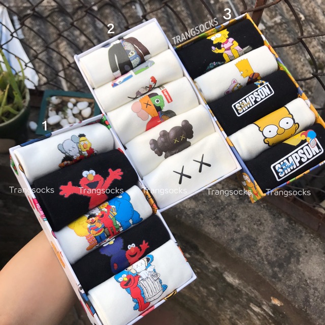 Box 5 đôi tất Sesame street, Kaws Elmo, Simpson