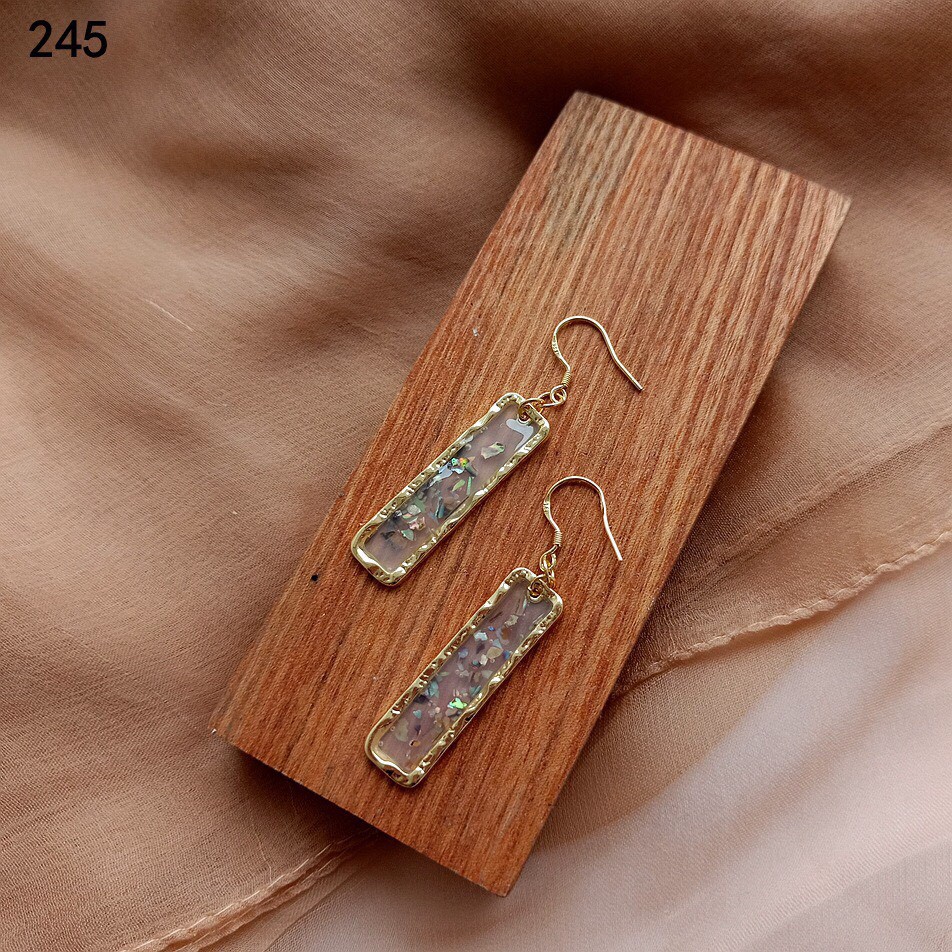 Hoa tai hình chữ nhật dài bản mỏng Mayconner