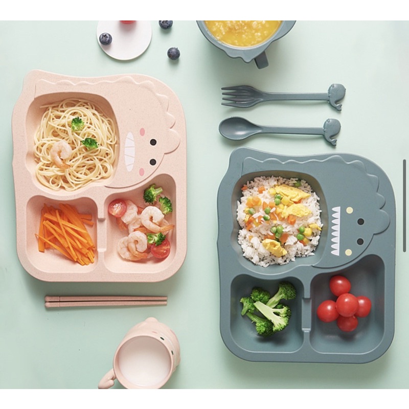 Khay cơm cho bé tập hình khủng long thu hút bé ăn dặm kèm cốc thìa