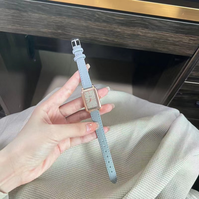 Đồng Hồ Đeo Tay Mặt Vuông Họa Tiết Vảy Cà Phê Đen Đơn Giản Phong Cách Hàn Quốc Dễ Phối Đồ Cho Nữ
