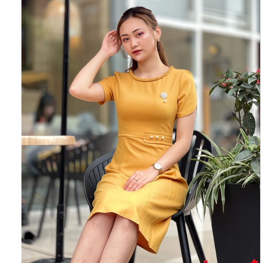 Đầm công sở dáng Basic lịch sự cổ tết tỉ mỉ chất liệu Cát hàn cao cấp Emvy K50 | BigBuy360 - bigbuy360.vn