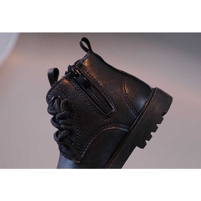 Boot trẻ em thanh lý