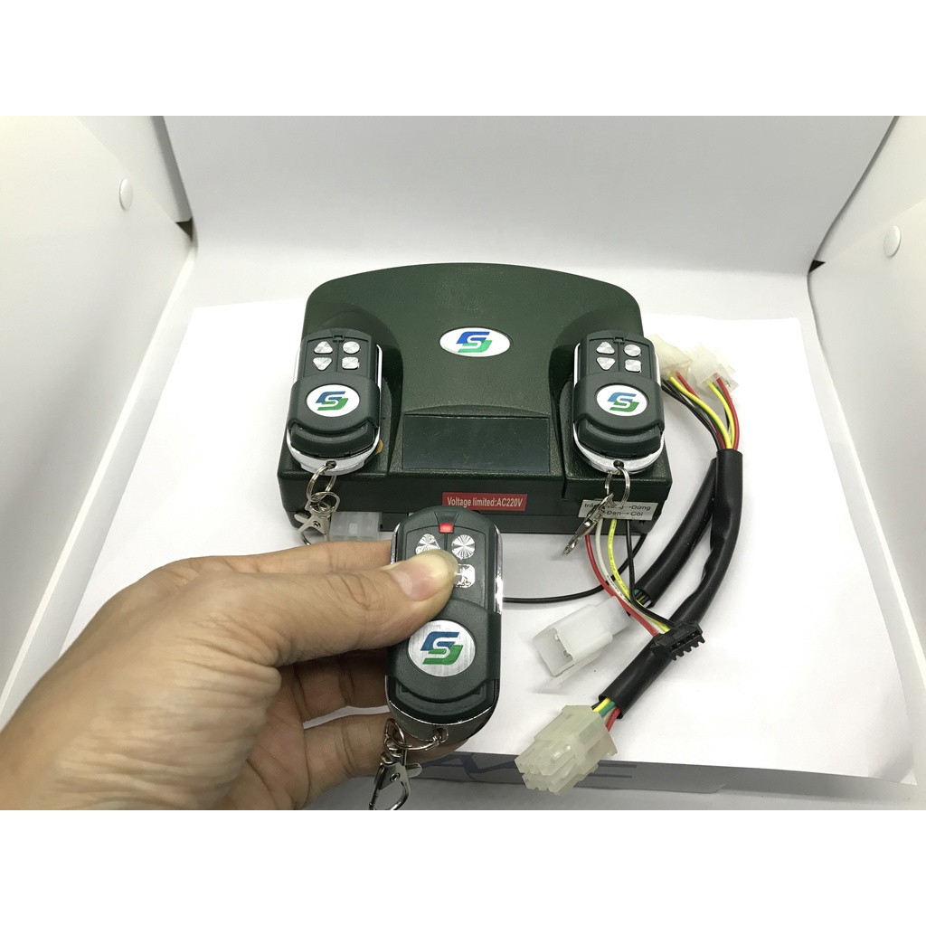 Điều khiển cửa cuốn Stardoor - Sản phẩm thuộc tập đoàn Austdoor Group.