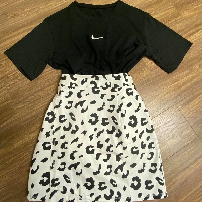 Chân Váy Ngắn Chữ A Họa Tiết Beo, Dáng Công Sở, Áo Phông Đen Freesize dưới 58kg | BigBuy360 - bigbuy360.vn