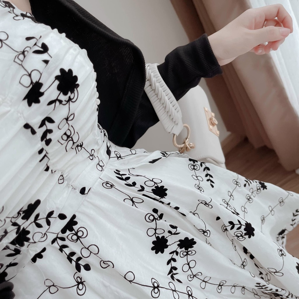 Set váy xòe hai dây in hoa và áo khoác xinh xắn