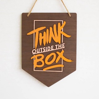 Bảng gỗ THINK OUTSIDE THE BOX