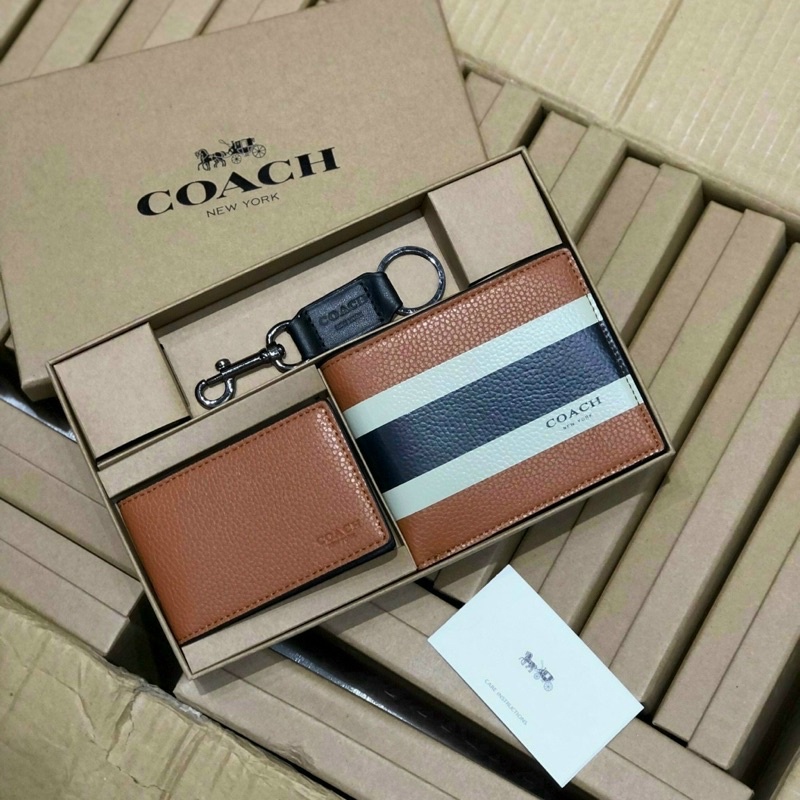 Ví Coach kèm móc khoá full box