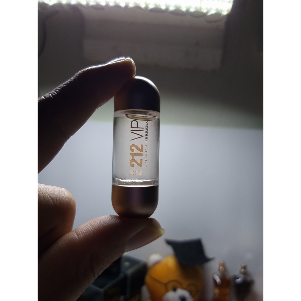 Nước Hoa Nữ Mini 212 VIP Rose 5ml