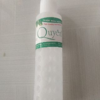 Nước rửa móng Quyên