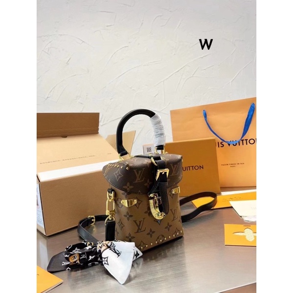 Xịn sò quá luôn nhé các chị em. mẫu mới lv mới về