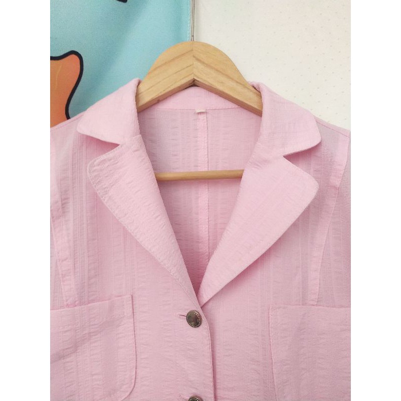 Áo khoác vest mỏng hồng phấn size L XL si Hàn