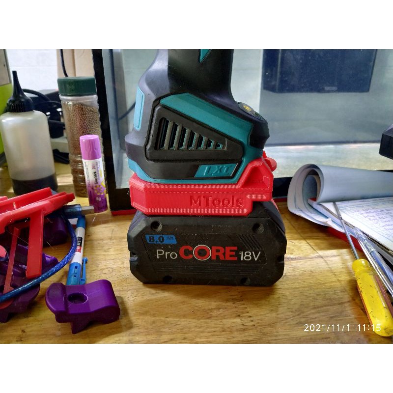 ( MTools ) Đế chuyển pin BOSCH 18v cho máy MAKITA phổ thông 18v