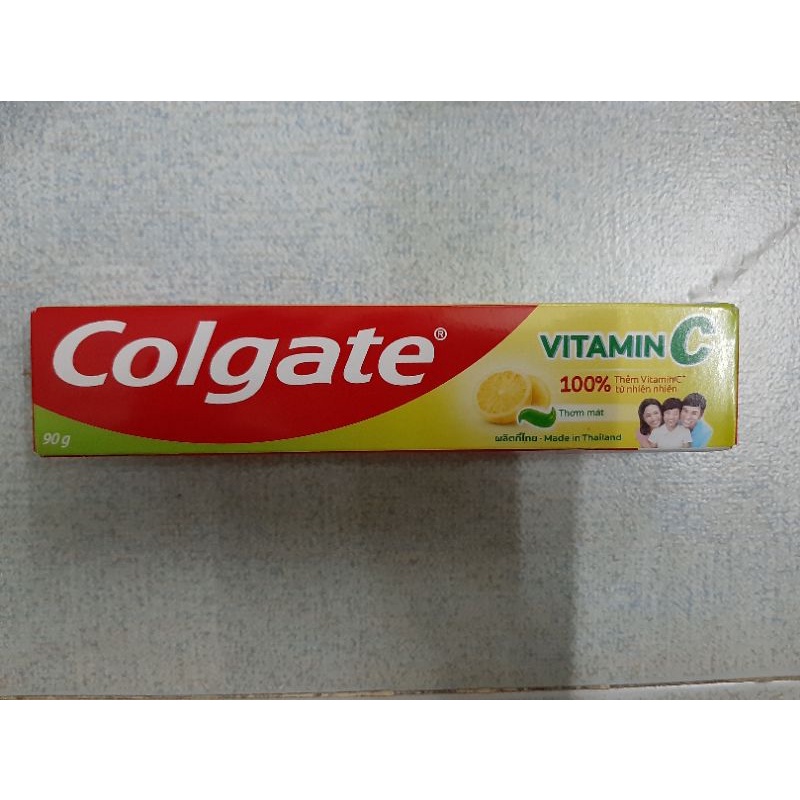 Kem đánh răng Colgate