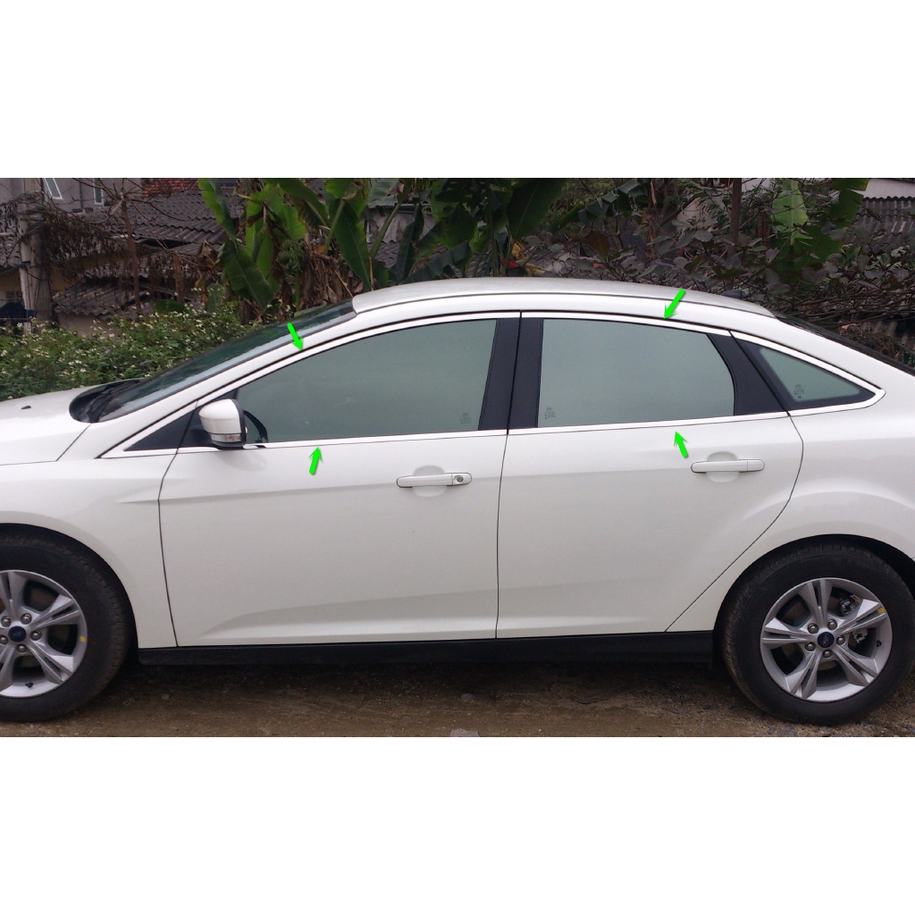 Nẹp chân kính và viền cong kính Focus sedan 2012-2019