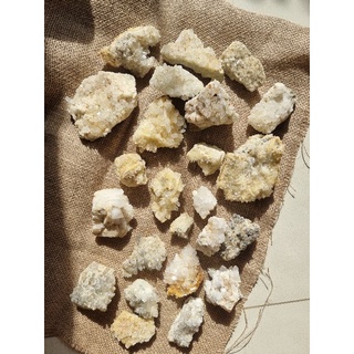 Vỉa tinh thể mầm đá thach anh trắng White crystal quartz cluster dùng