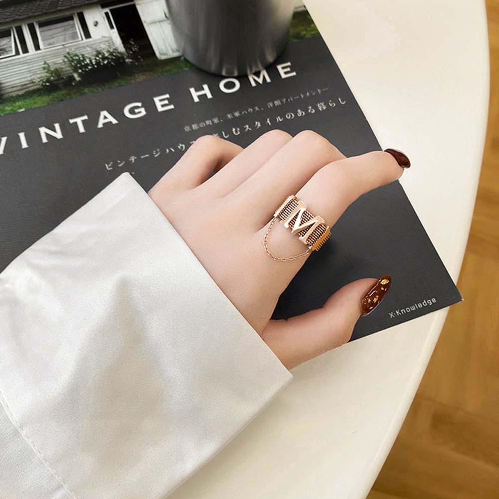 Nhẫn Thời Trang Hàn Quốc Khắc Chữ M Độc Đáo