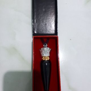 Son lì Christian Louboutin