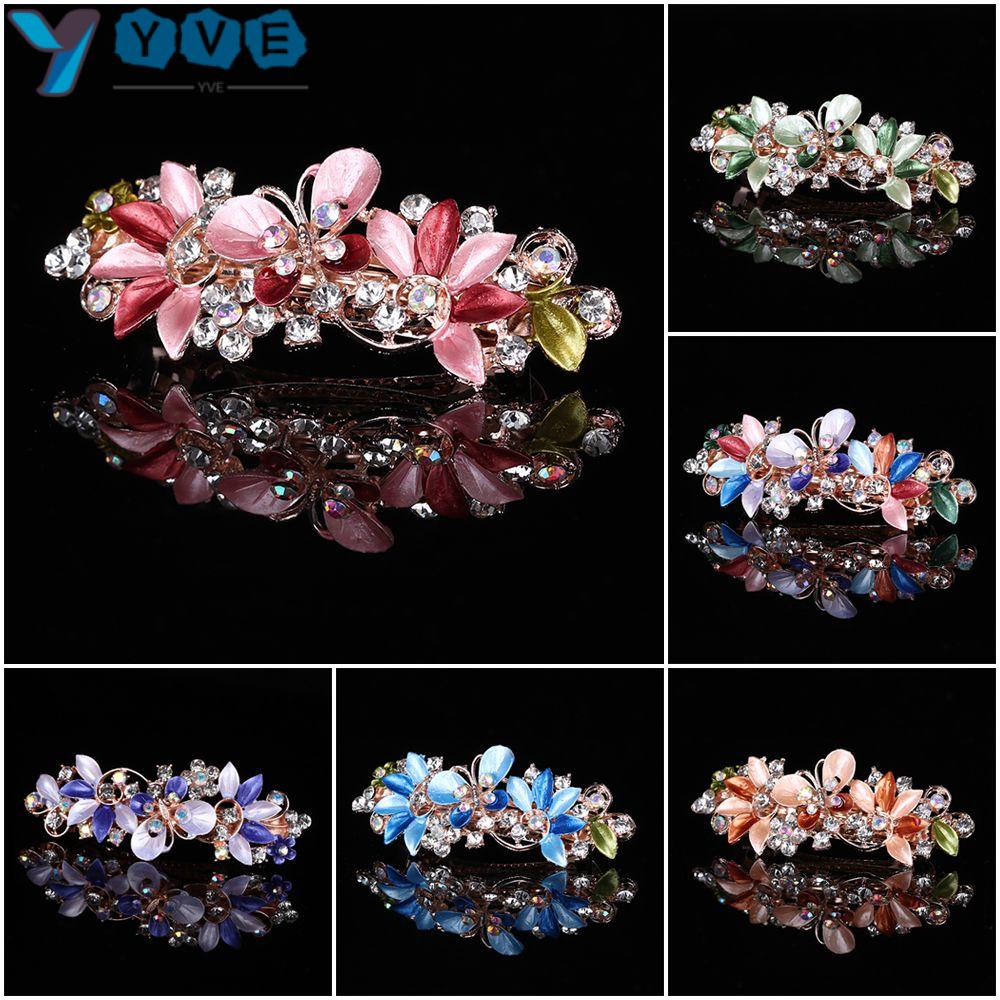 Kẹp tóc đính hoa và vương miện