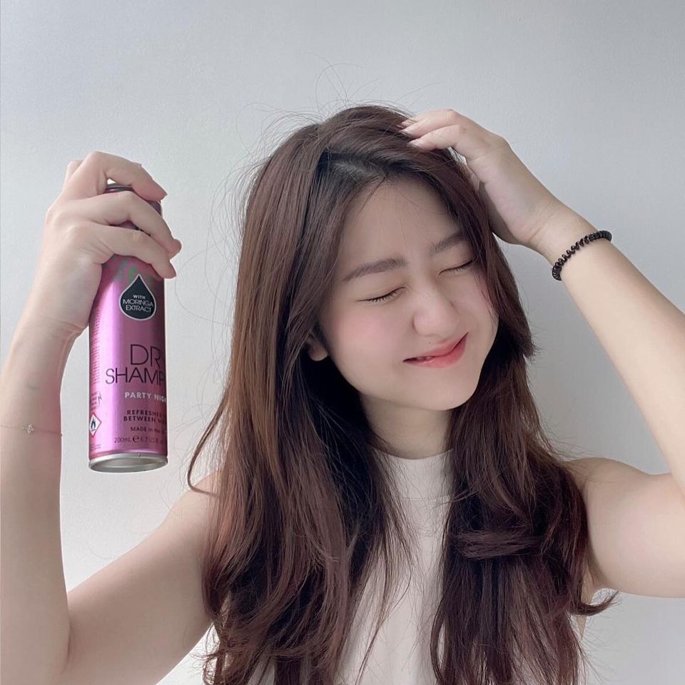 Dầu Gội Khô Girlz Only Dry Shampoo (200ml)
