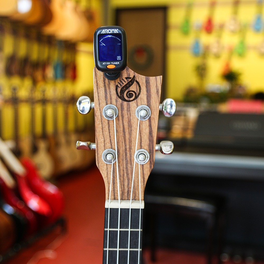 Tuner guitar TẶNG PIN (chỉnh dây ) AROMA nhỏ gọn, tiện lợi-Guitar, Ukulele, Violin, Guitar bass- Hero guitar Đà Nẵng