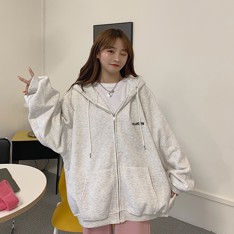 Áo khoác có mũ dáng rộng phối nhung dày với khóa kéo họa tiết chữ cái thời trang mùa đông cho nữ | BigBuy360 - bigbuy360.vn