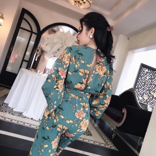 Jum hoa cổ chữ V