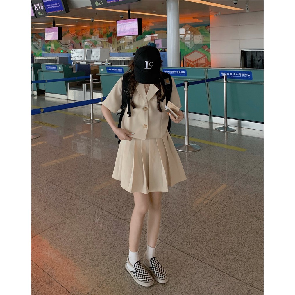 Set đồ Áo Vest Blazer + Chân váy ngắn xếp ly Màu Be Áo Vest Blazer 2 cúc ngắn tay form rộng Ulzzang Thời trang | BigBuy360 - bigbuy360.vn