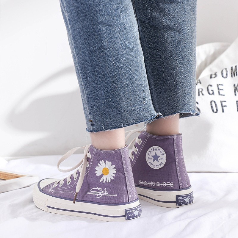 Giầy cao cổ nữ và thấp cổ connvot đen thêu hoa cúc )) | BigBuy360 - bigbuy360.vn