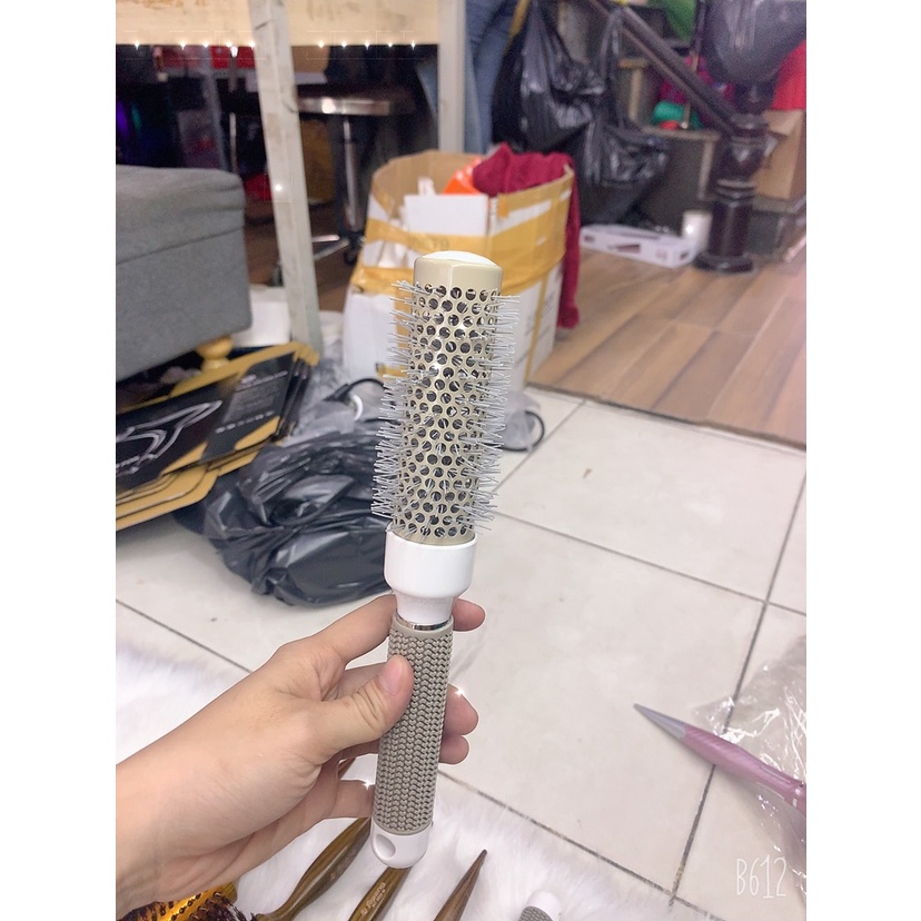 Lược tròn sấy tạo kiểu
