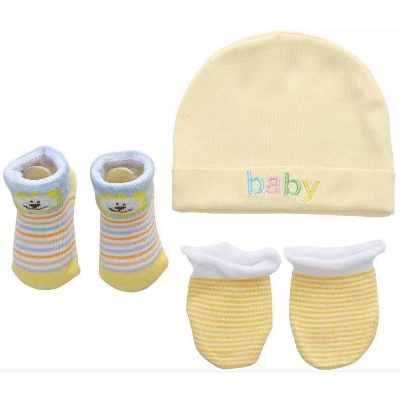Set 3 món cao cấp cho bé sơ sinh gồm bao tay, bao chân và mũ sơ sinh đựng trong túi lưới mẫu mới