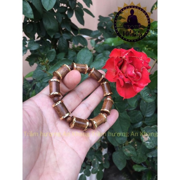 Vòng tay trầm hương tốc tự nhiên