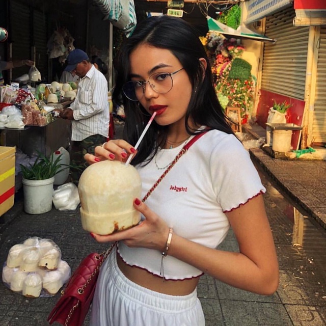 Áo Croptop Viền Đỏ ( chất liệu len co dãn )