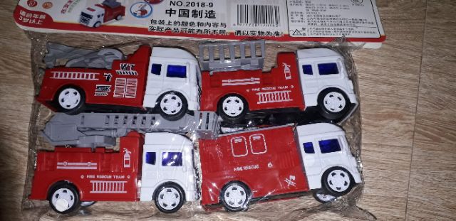 Set 4 xe mô hình bằng nhựa chạy chớn rất đẹp