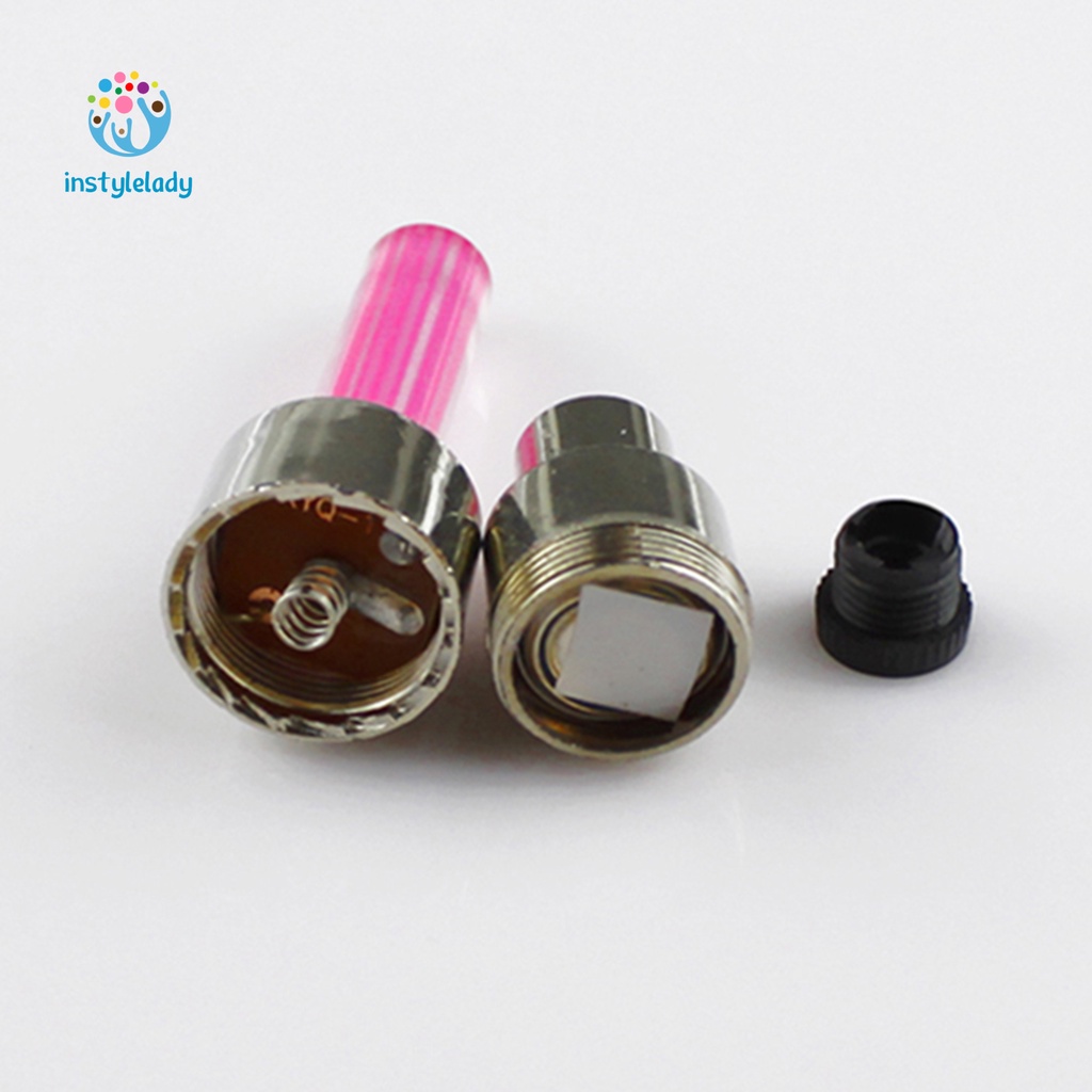Đèn LED gắn van lốp xe đạp và xe máy trang trí độc đáo