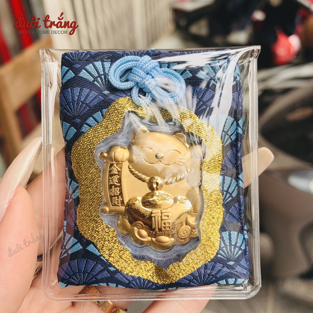 Túi phước Omamori Mèo Thần tài Vàng Chow Tai Fook - các màu