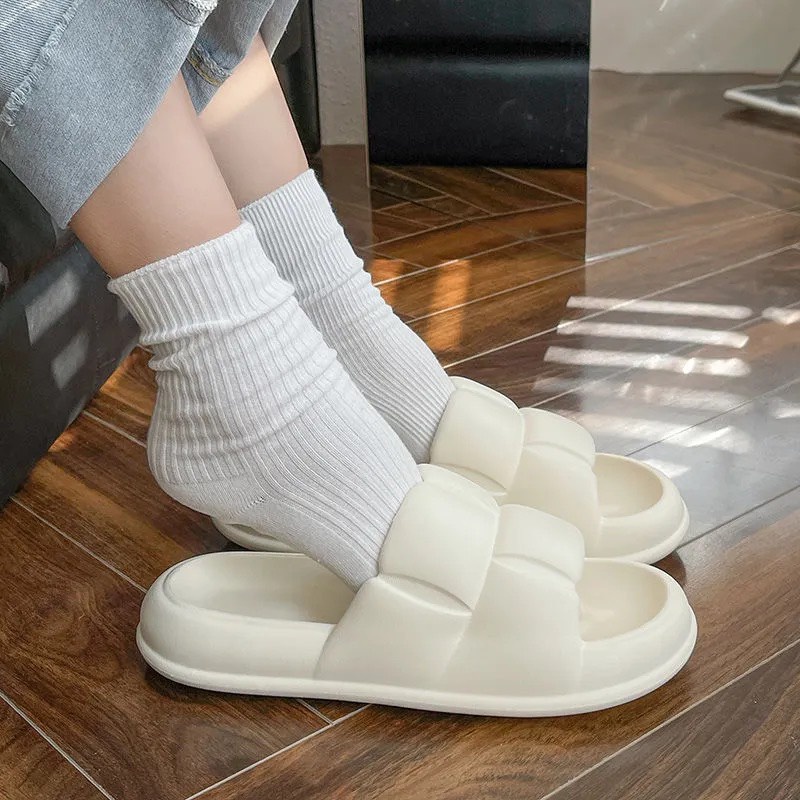 Dép đúc quai ngang đế cao 4cm, Mẫu bánh mì nữ dáng hàn chất liệu eva siêu êm MSP703